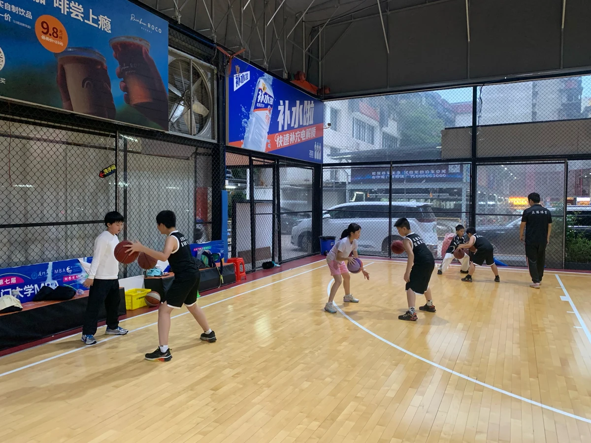 哪里有提供混合现实篮球训练的场地